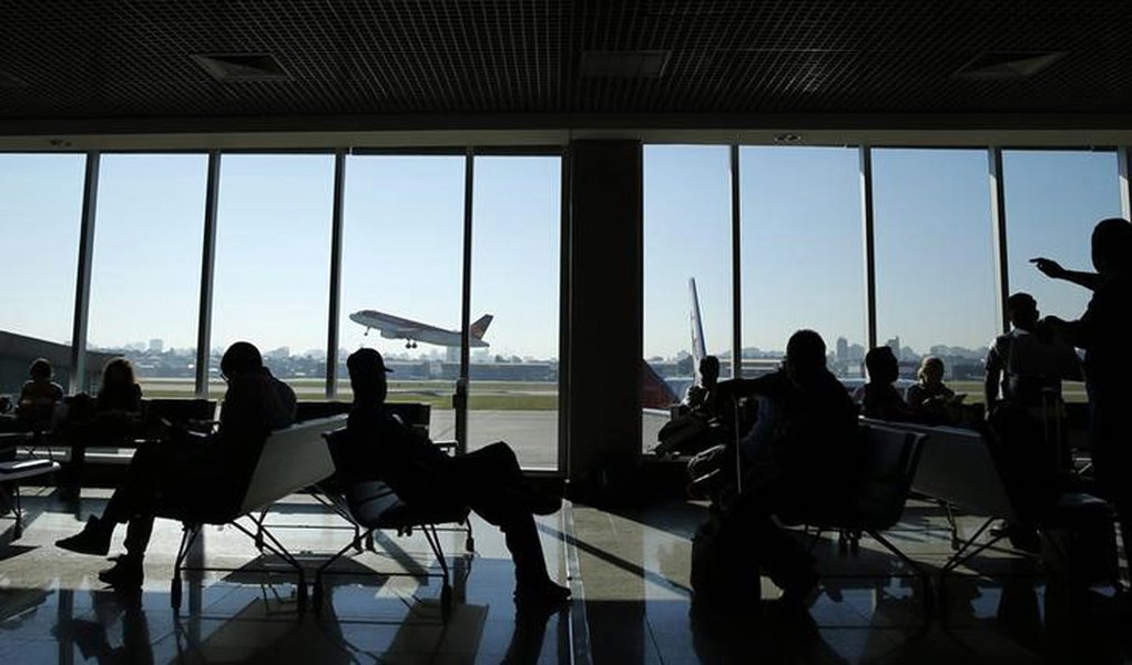 Na depressão da era Temer, brasileiros deixam de viajar de avião
