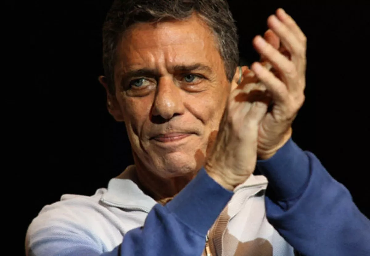 Chico Buarque vence Prêmio Camões de Literatura