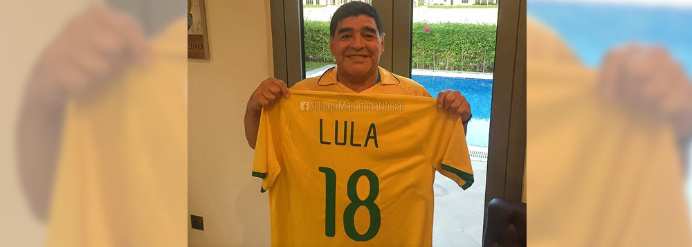 Maradona apoia Lula e chama Temer de traidor