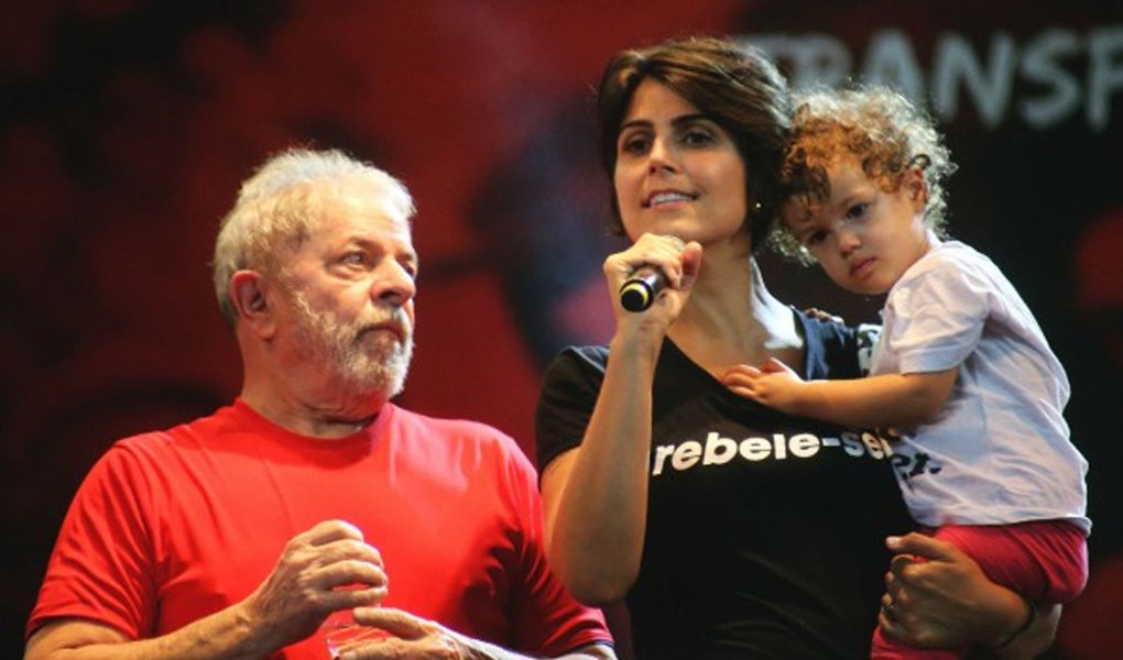 Manuela: Lula deve ser tratado como preso político