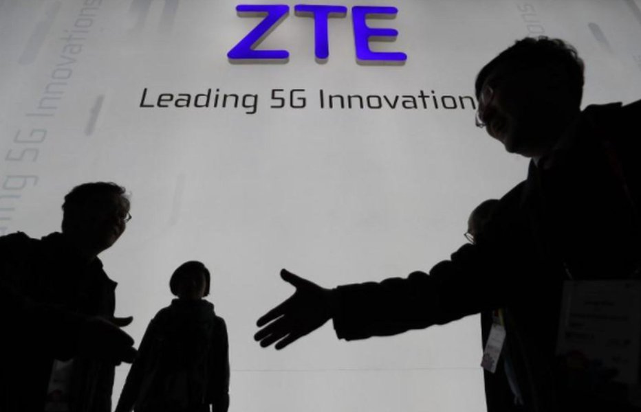 EUA proíbem venda de componentes norte-americanos para fabricante de telefones chinesa ZTE