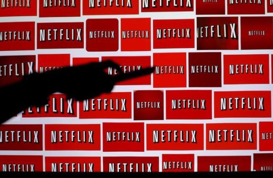 Ações do Netflix desabam após queda em novos assinantes no 2º tri