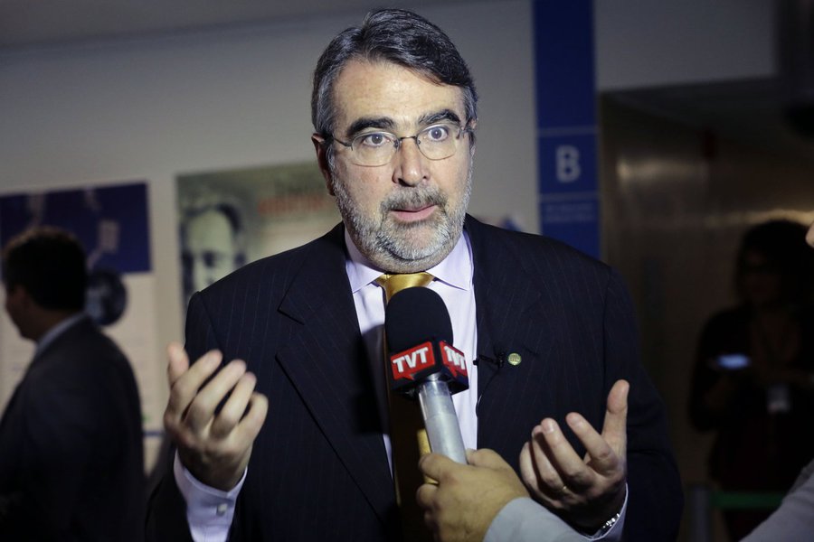 Fontana: “o Brasil não pode continuar neste ambiente de golpe e exceção”