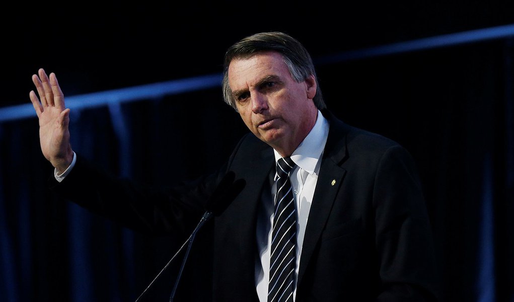 Sem PR, Bolsonaro encolhe e ruma ao 'nanismo' eleitoral
