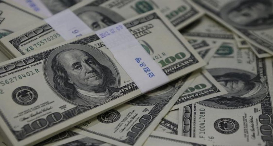 Dólar encerra semana em queda de 0,86%, cotado a R$ 3,8508