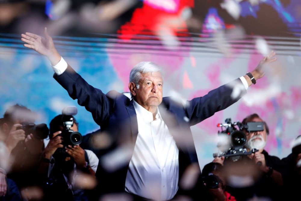 Ética, nacionalismo e políticas sociais elegeram Obrador no México, diz pesquisadora da Fiocruz