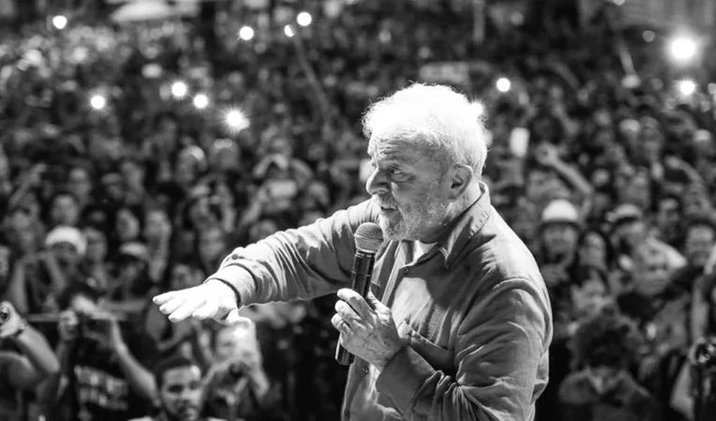 Esmagamento programado dos direitos de Lula serve à destruição do país