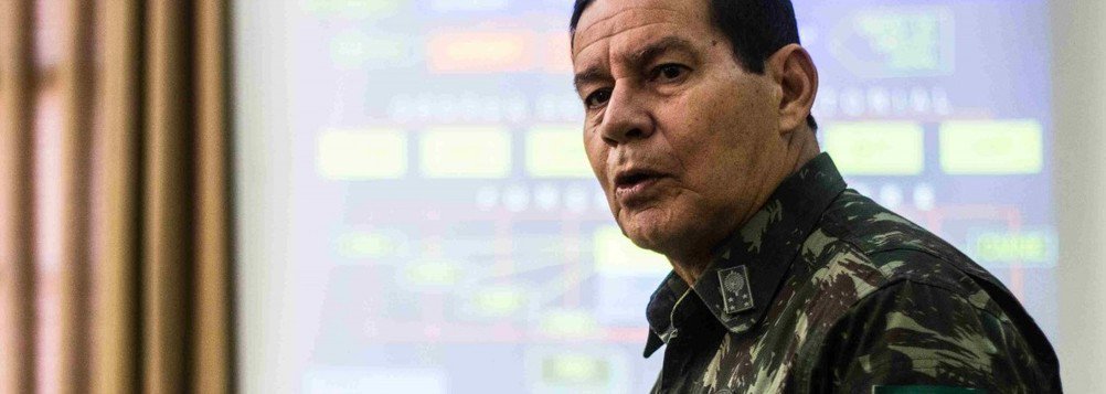 General Mourão, que defende intervenção, disputará corrida presidencial