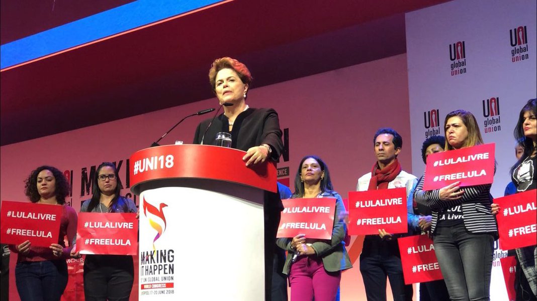 Dilma denuncia prisão política de Lula na Inglaterra