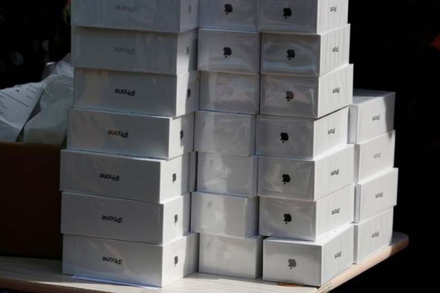 Apple planeja reduzir produção de novos iPhones em 20% este ano, diz jornal