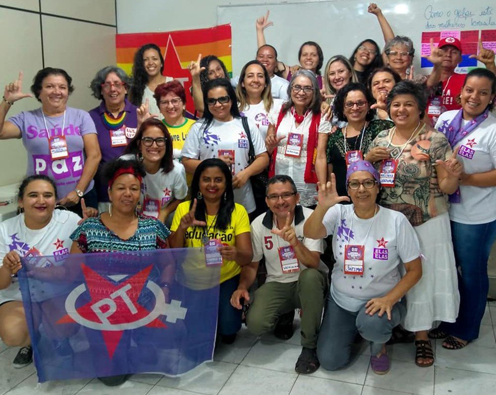 Candidatas do PT no Ceará fazem caravana e defendem o direito de votar em Lula