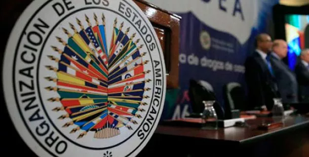 Secretário-geral da OEA pede que Tribunal de Haia prenda Maduro