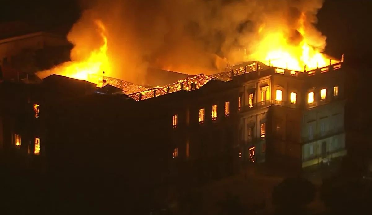 Ciência reduzida a cinzas: o culpado é Temer