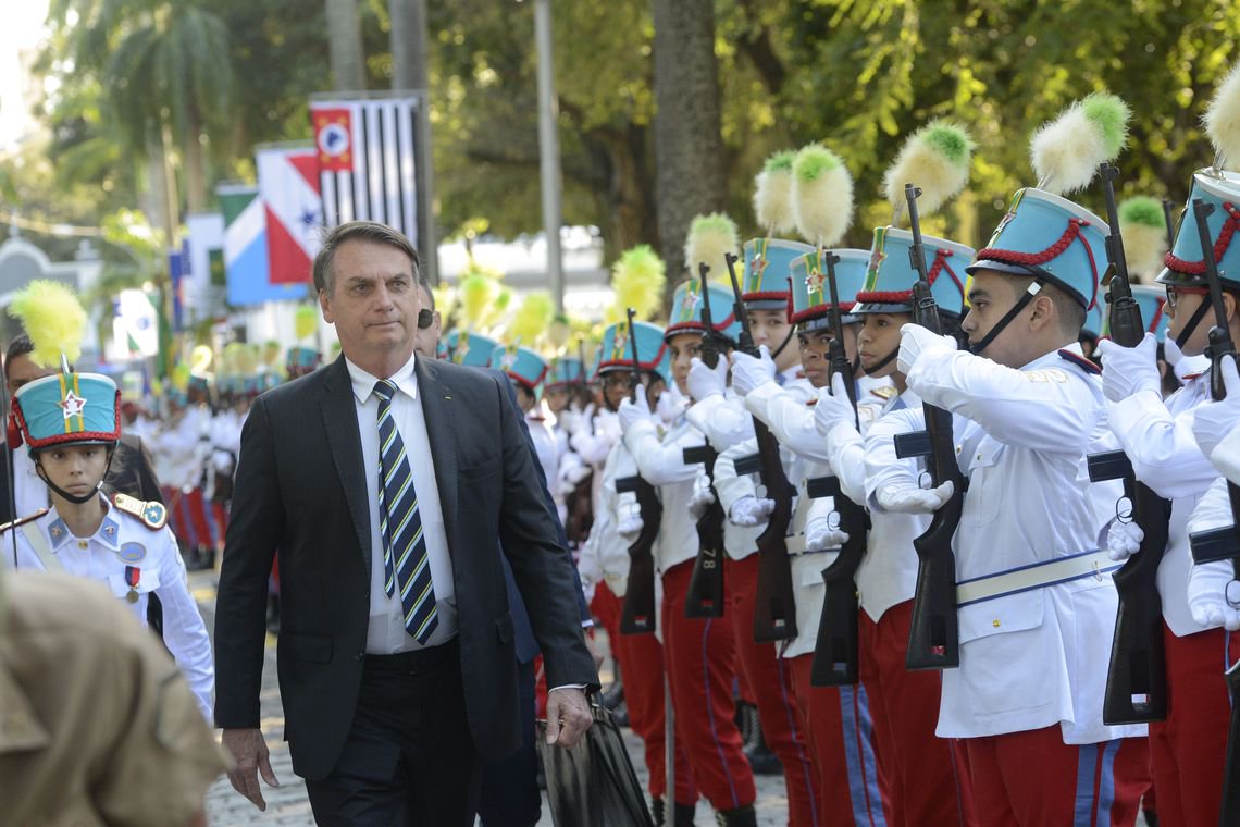 Professores repudiam proibição do Exército de participação em Olimpíada de História