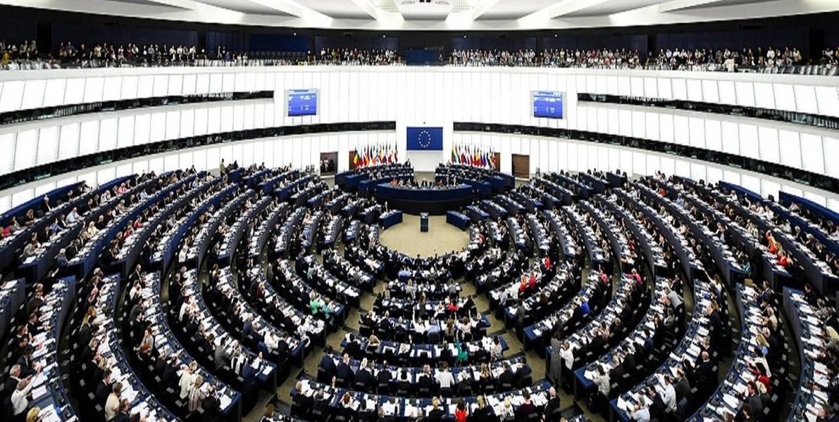 Europa tem eleições a parlamento regional com risco de abstenção recorde