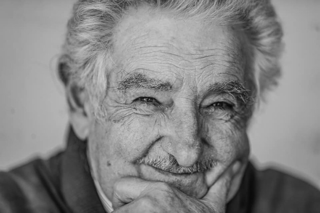 Ricardo Stuckert homenageia Mujica, que completa 84 anos