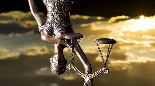 É urgente reformular o Exército, MP e Judiciário