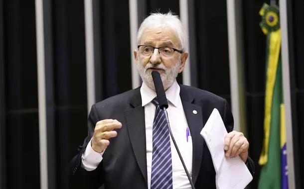 Ivan Valente cobra reação do Brasil a medida dos EUA