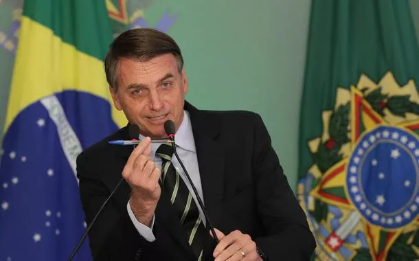 Dinamarca entra no top 5 do Twitter após fake news de Bolsonaro sobre baleias