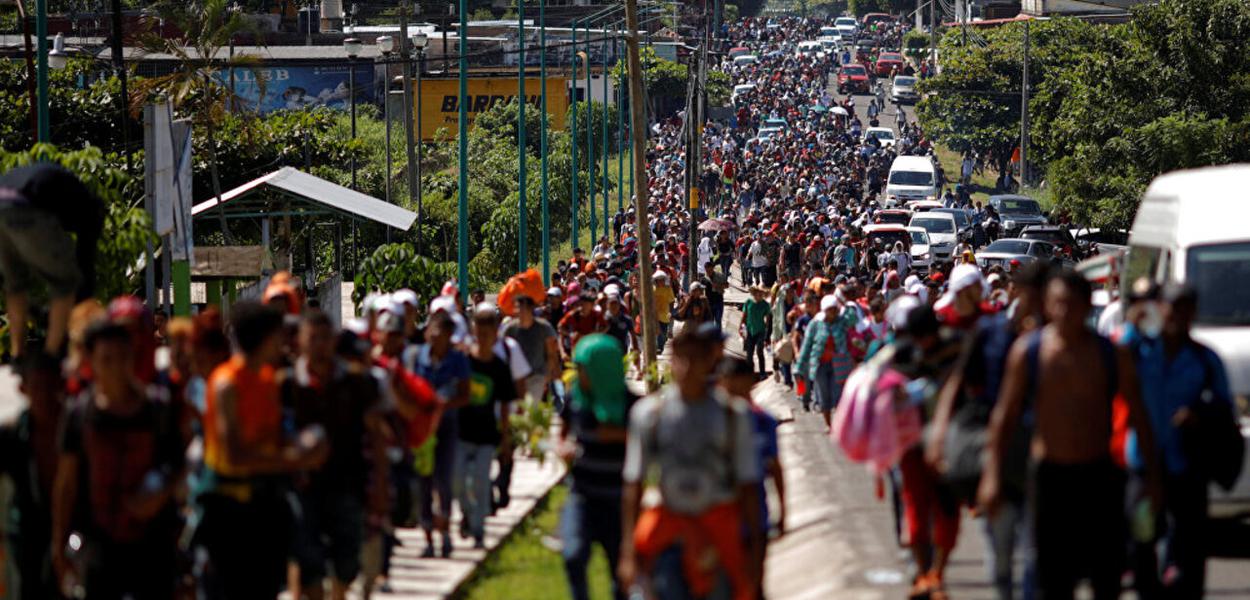 Caravana de imigrantes da Am rica Central e frica avan a em