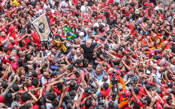 Lula na vigília em Curitiba