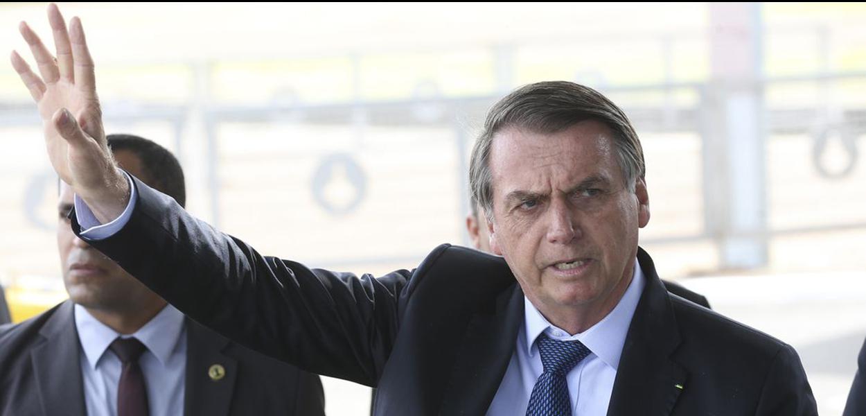 O presidente Jair Bolsonaro fala a imprensa no Palacio da Alvorada (Foto: Antonio Cruz/ Agencia Brasil) O presidente Jair Bolsonaro fala a imprensa no Palacio da Alvorada