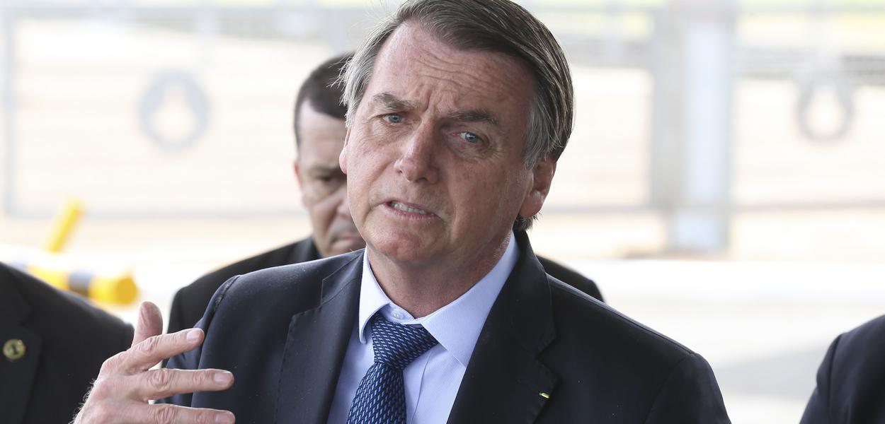 Bolsonaro: patrões podem pagar menos às mulheres porque elas