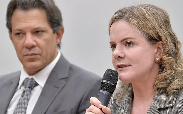 Gleisi sai em defesa de Haddad e desmente "ataques mentirosos" dos bolsonaristas: "carga tributária está caindo"