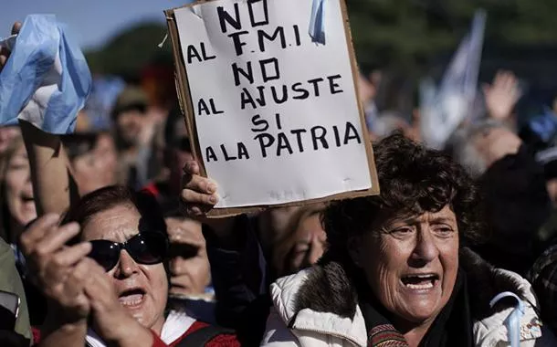 Peronistas se unem contra pacote neoliberal de Milei