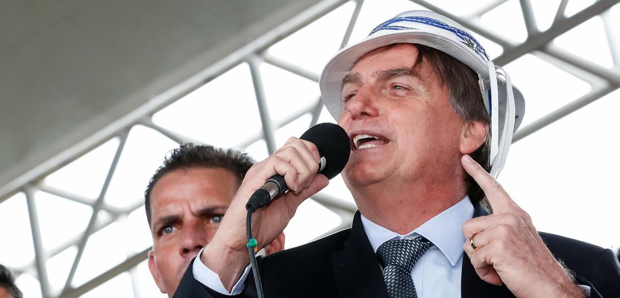 “Por que todo cearense tem cabeça grande?”, questiona Bolsonaro no ...