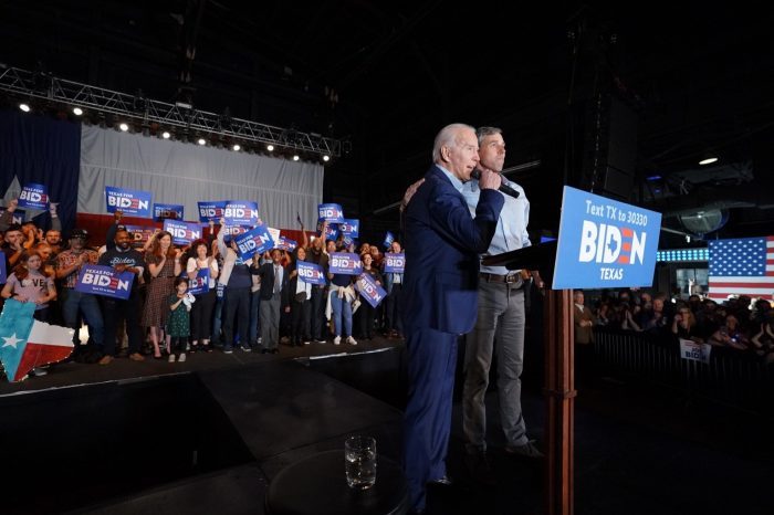 BIDEN RECEBE O APOIO DO EX-DEPUTADO TEXANO BETO O’ROURKE.