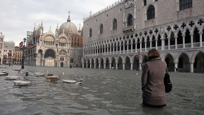 Praça de são Marcos, em Veneza, inundada pelas águas do mar
