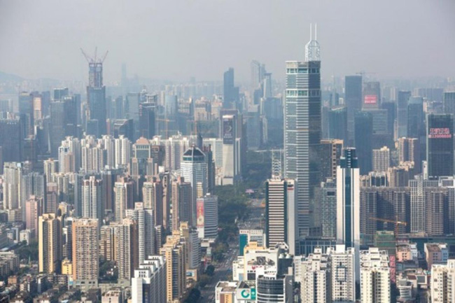 Arranha-céus em bairro de Xangai, na China