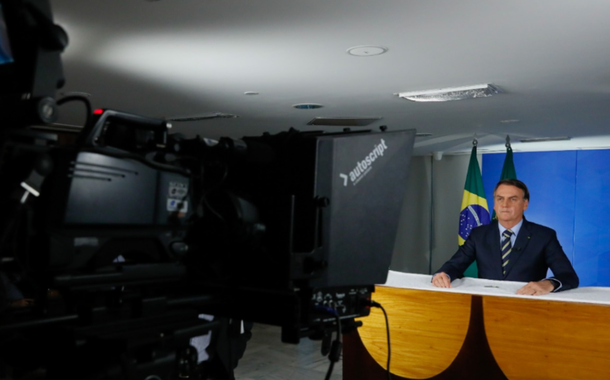 Jair Bolsonaro em pronunciamento em cadeia e rádio e TV