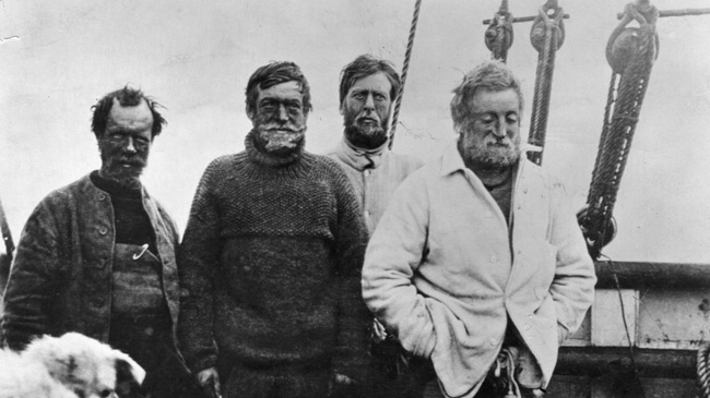 Da esquerda: Frank Wild, Ernest Shackleton, Dr. Eric Marshall e Jameson Adamns