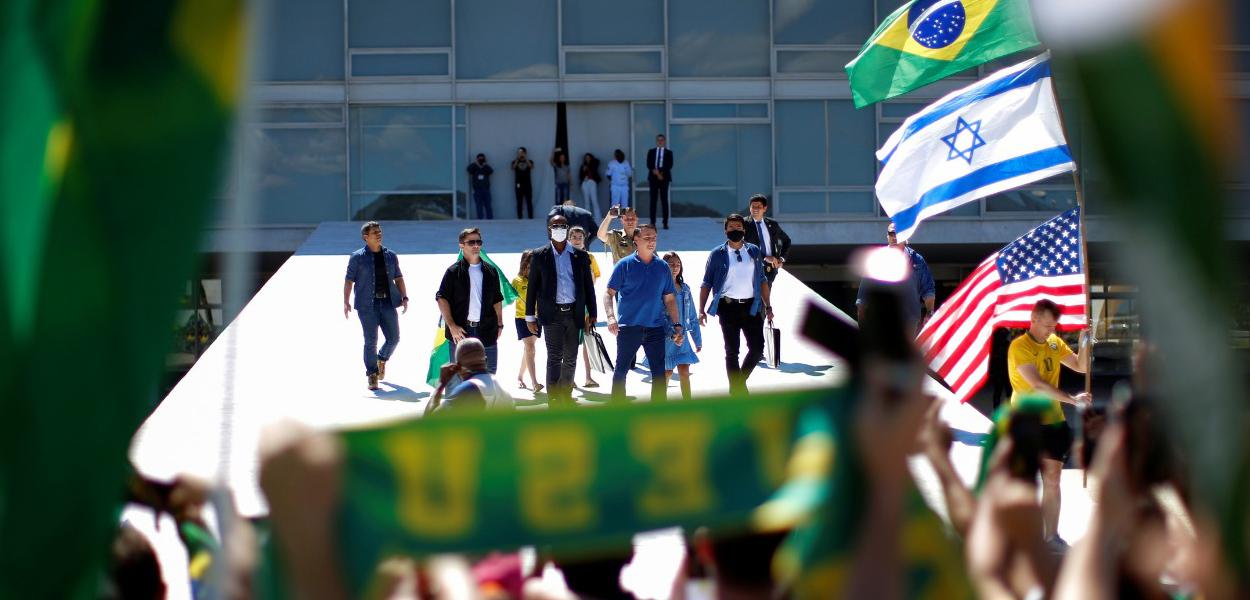 Bandeira de Israel em ato pró-Bolsonaro volta a gerar polêmica