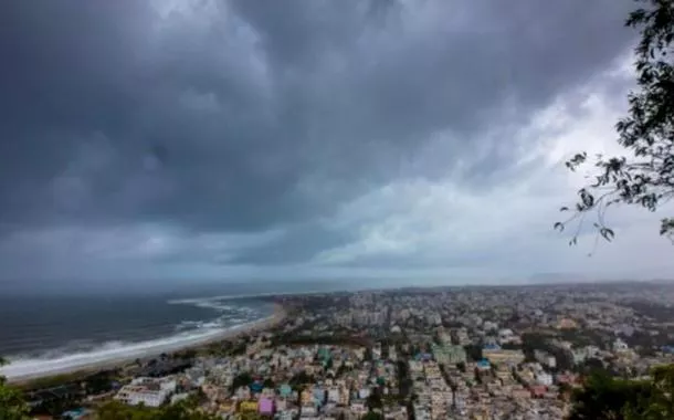 Ciclone chega ao Brasil e pode varrer regiões com ventos de até 100 km/h