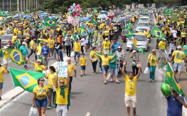 Manifestação a favor de Bolsonaro e contra o PT, na Esplanada dos Ministérios, em Brasília.Foto José Cruz/Agência Brasil