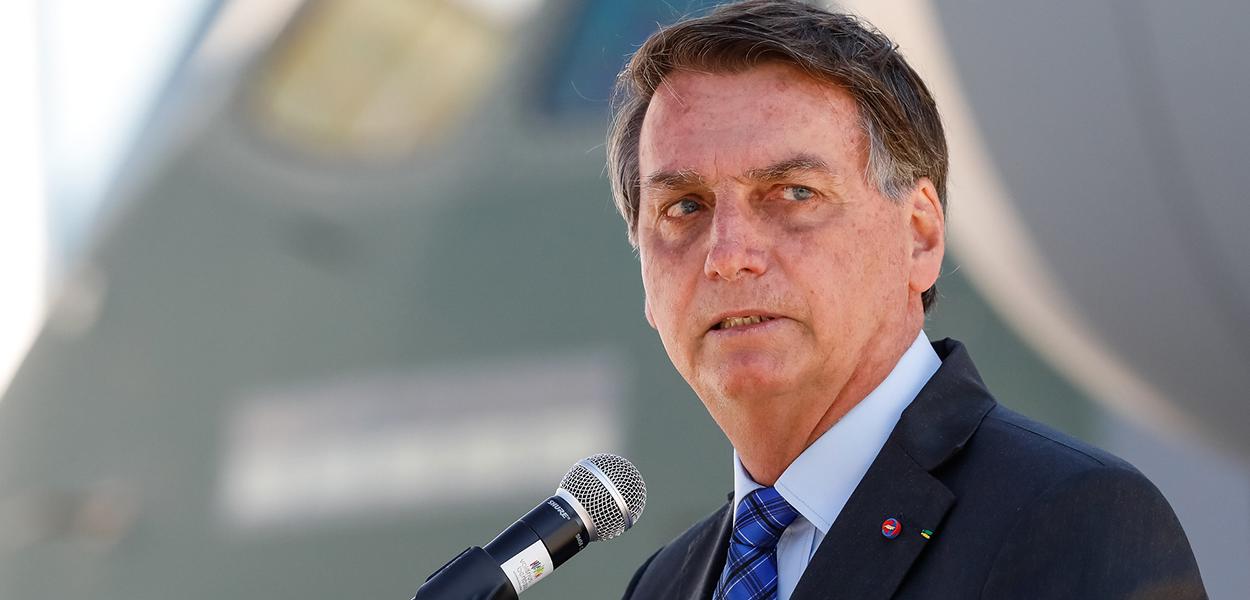 Bolsonaro puxa a orelha dos filhos: 'A campanha acabou