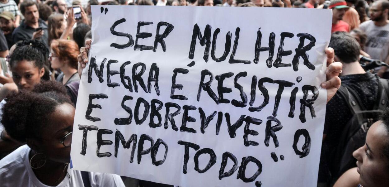 Desemprego atinge 24,7% entre jovens mulheres negras, mostra estudo