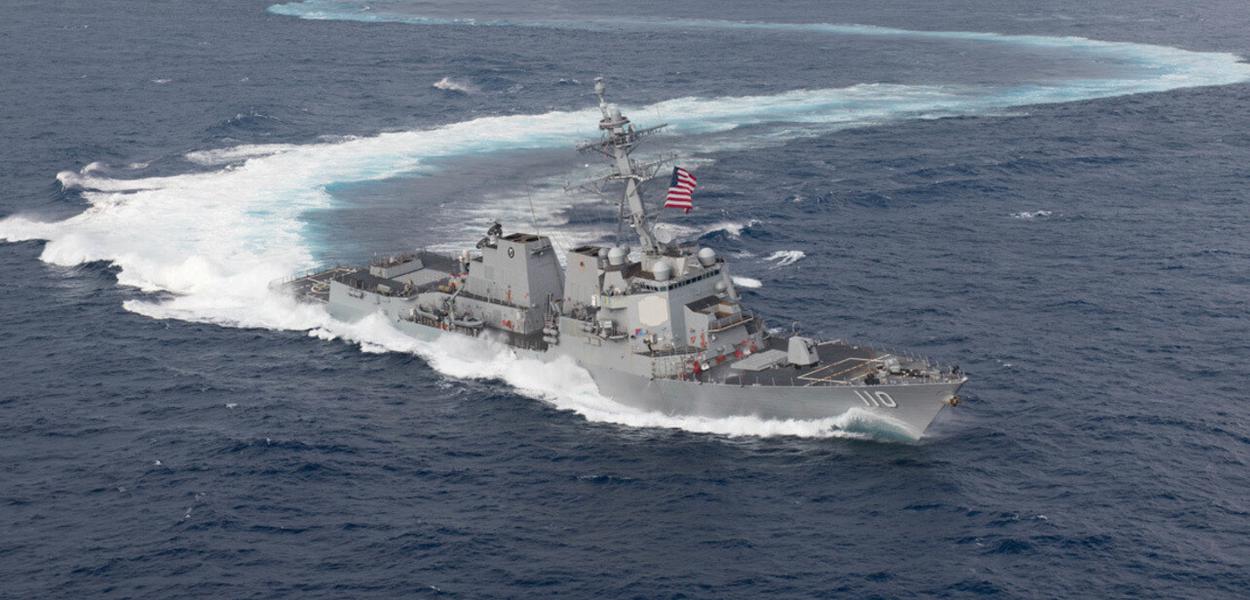 Navio de guerra dos EUA cruza Canal do Panamá em meio a tensão com a Venezuela | Brasil 247