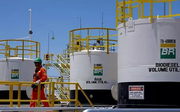 Promoção da ignorância é arma contra Petrobrás