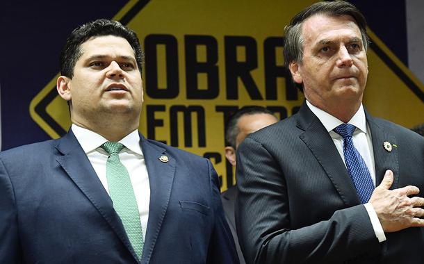 Alcolumbre busca apoio de Bolsonaro ao aprovar PEC contra STF em apenas 40 segundos