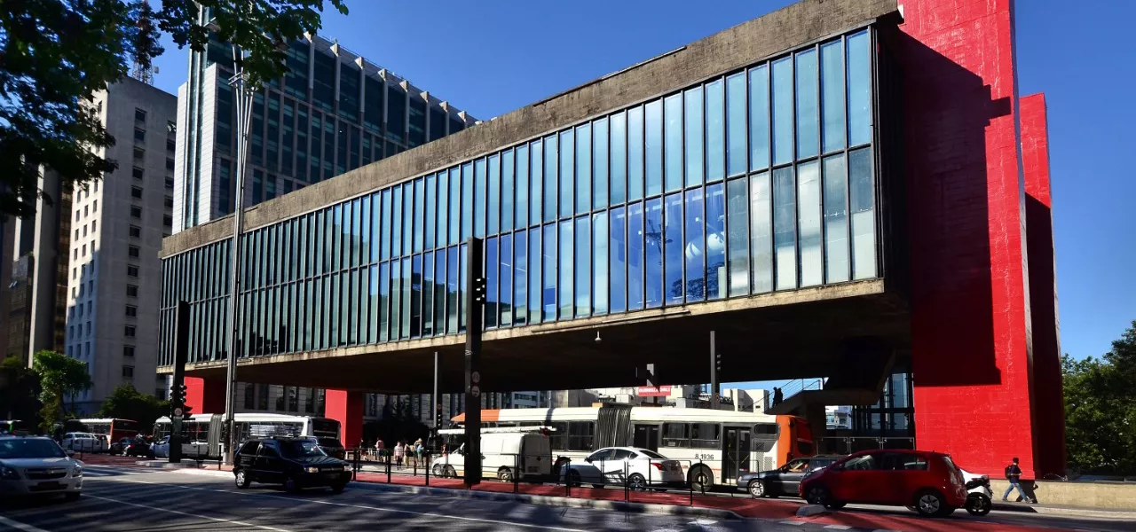 O MASP (Museu de Arte de São Paulo).