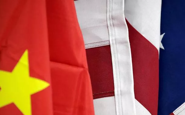 Estados Unidos versus China e o Brasil: um ensaio