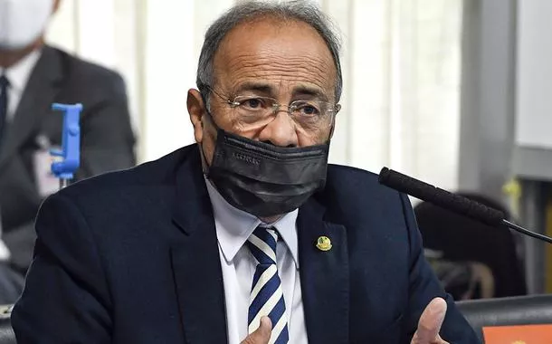 PF indicia senador Chico Rodrigues, que escondeu dinheiro na cueca