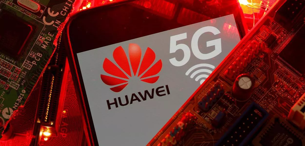 Para driblar sanções, Huawei lança celular com sistema operacional próprio