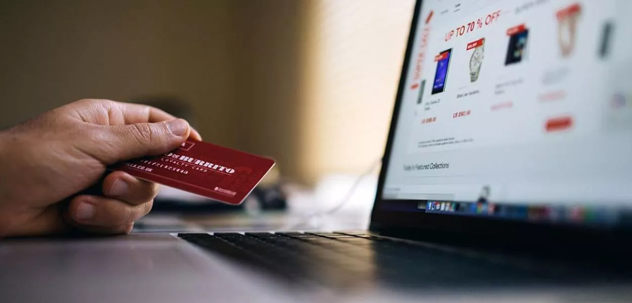 Em novo parecer, relator propõe taxação de 25% sobre produtos importados de até US$ 50