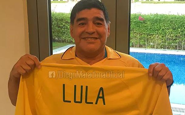 Maradona é apoiador de Lula.