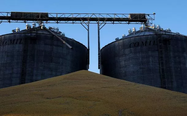 Silo para estoque de milho